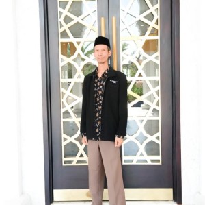 Kyai Syuja'i, S.Pd.i, S.Pd.